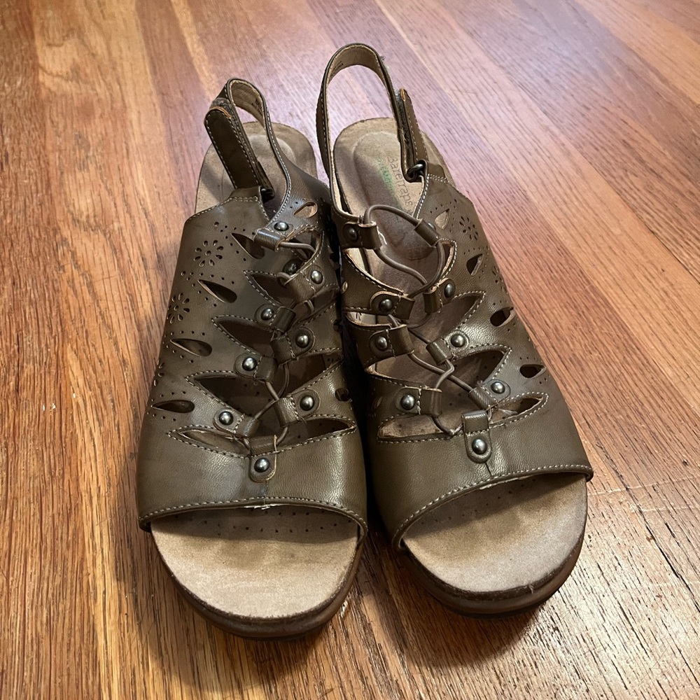 Wedge sandals